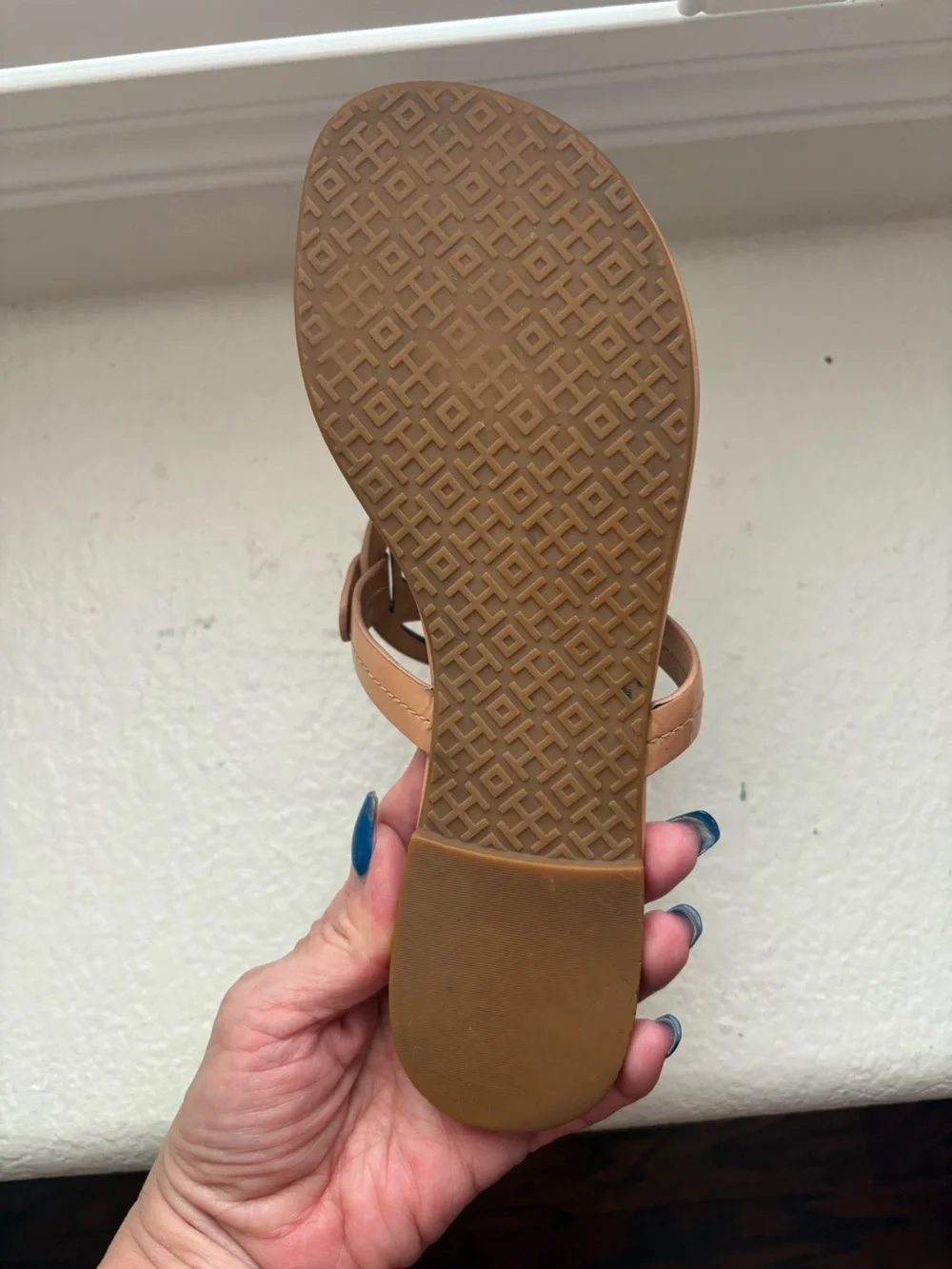 Tory Burch Nude Patent Leather Thong Sandals with Multicolor Logo with dust bag
